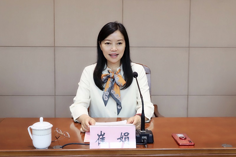 江苏省妇联副主席崔娟做开班动员.png