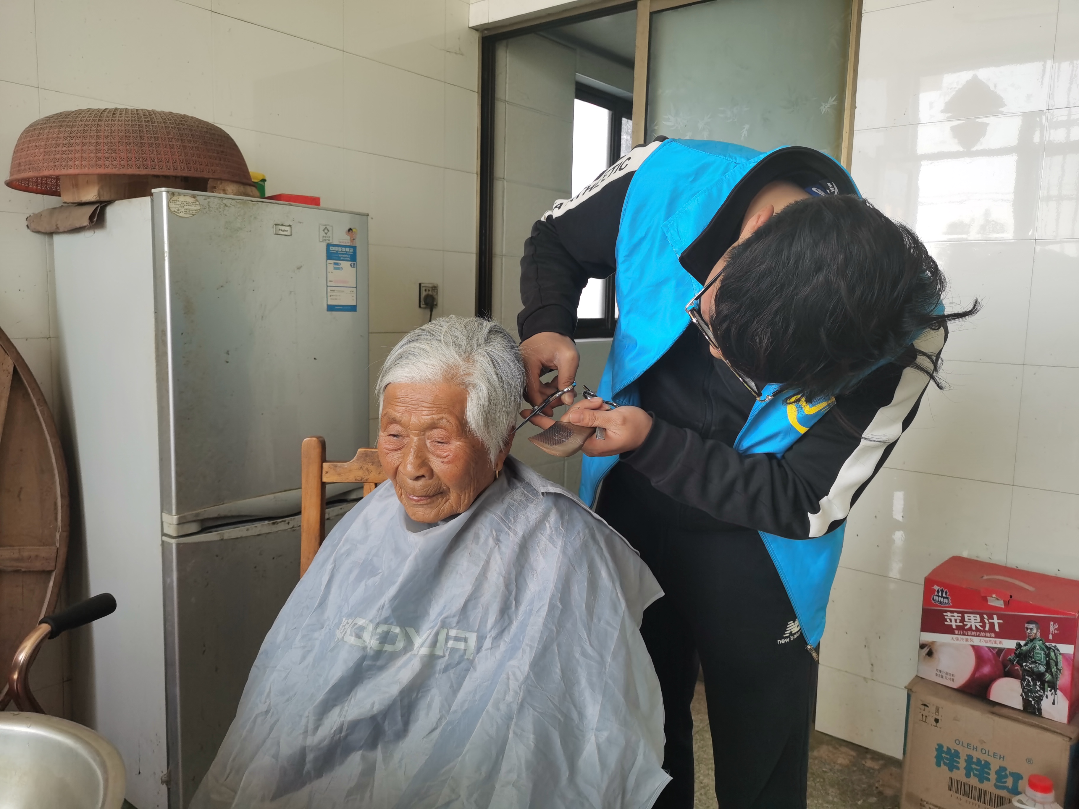 海安市李堡镇杨庄村开展春风送暖系列爱心活动 - 南通市妇联