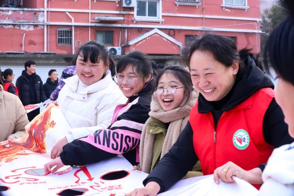 关爱妇女儿童，呵护美好生活 （关爱外来务工人员子女）.jpg