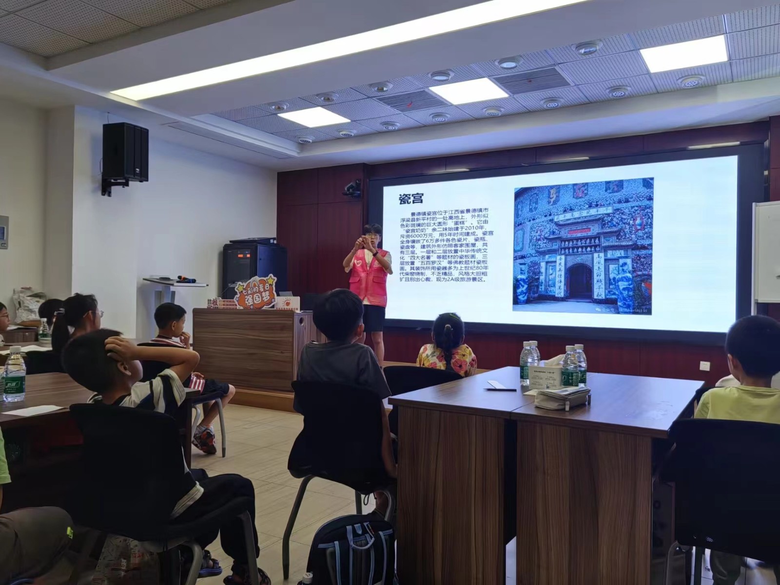 常熟市古里镇新桥村开展"布料里的乾坤"暑托班活动-织梦非遗 文化新生