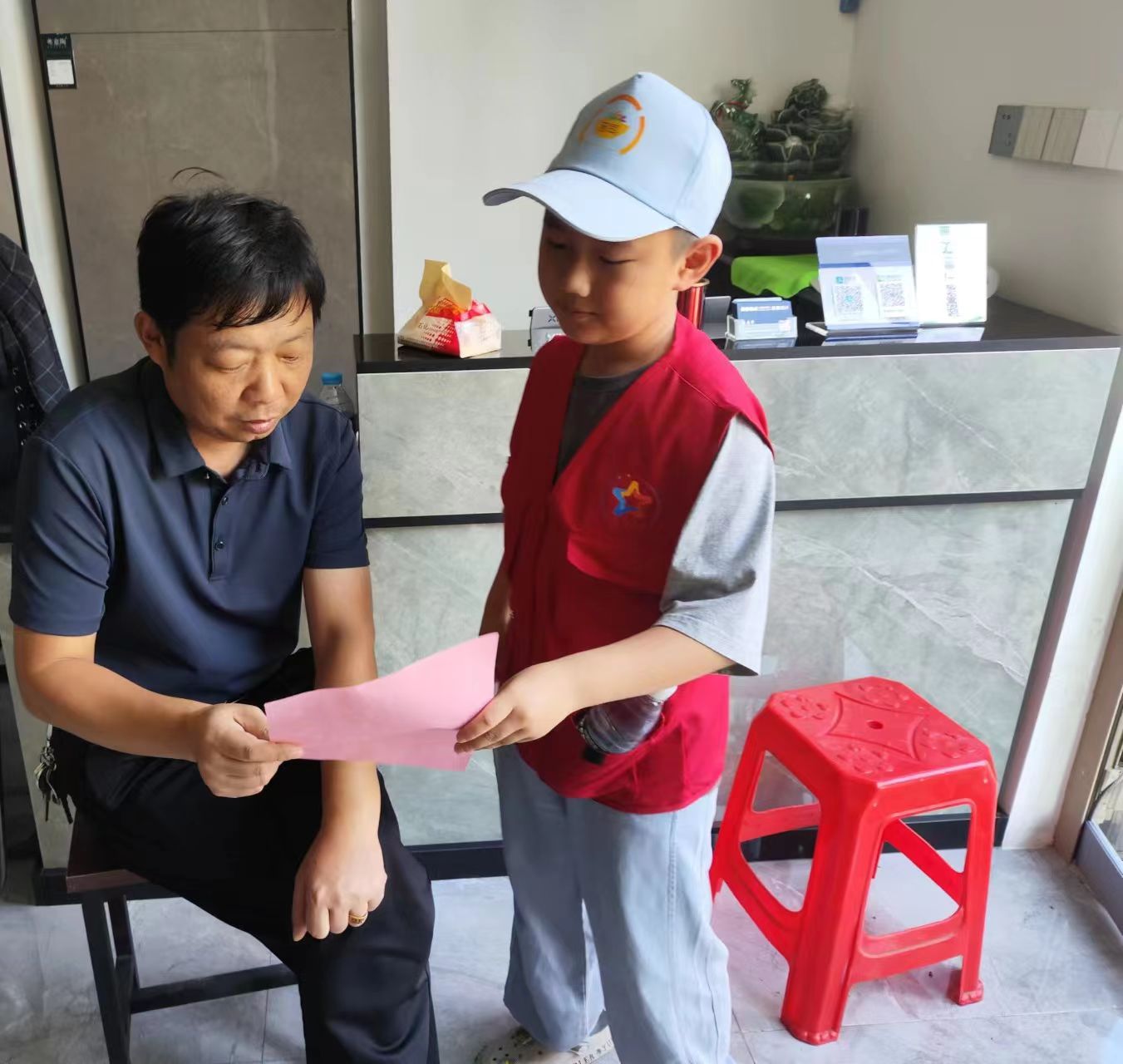张家港市乐余镇乐海社区妇联:"小手拉大手,安全伴我行"安全宣传活动