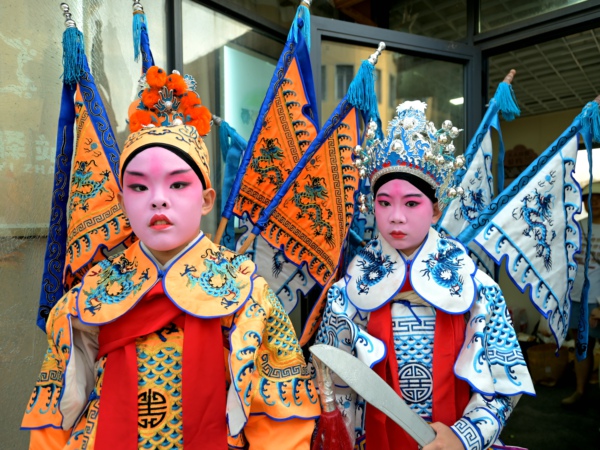 白云小学京剧表演.jpg