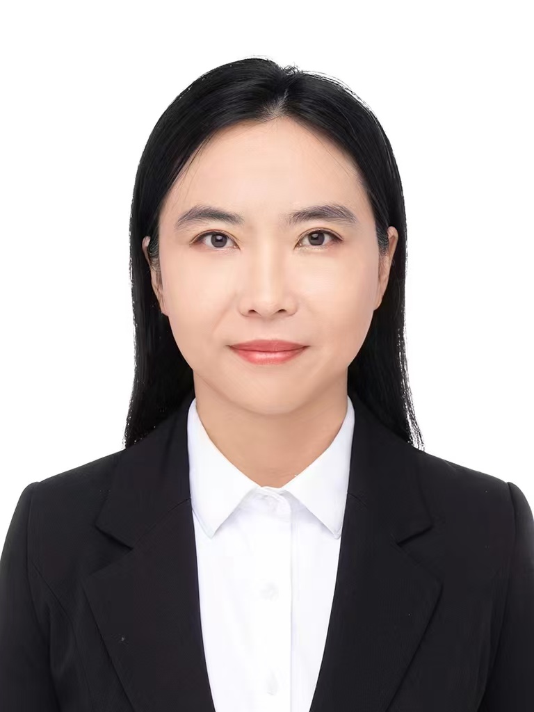 路璐证件照.jpg