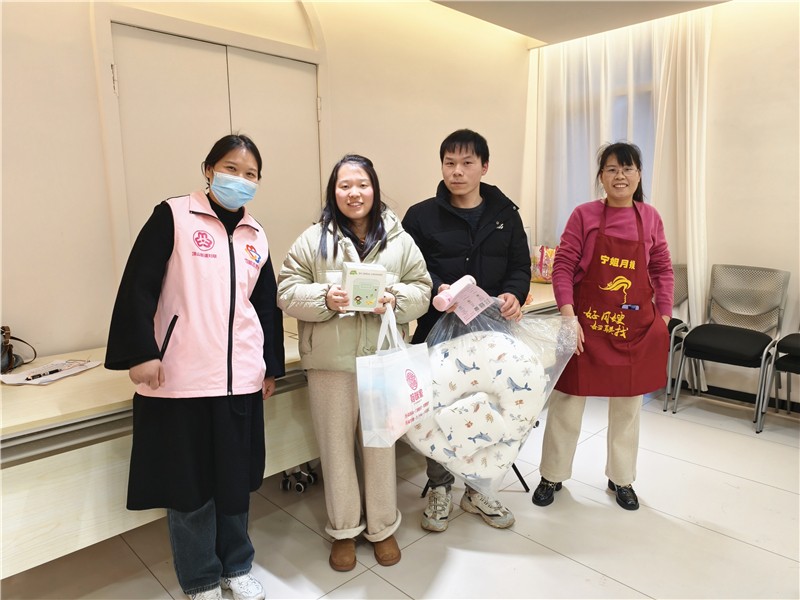 江北新区顶山街道吉庆社区开展“宁姐月嫂见面会”瑜伽体验课活动 (1).jpg